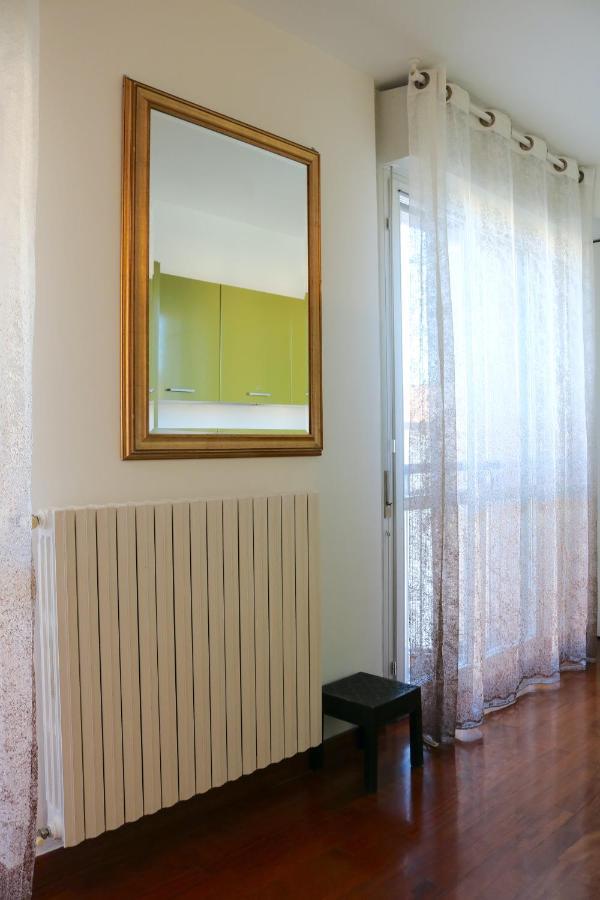 Happy Flat With Terrace Lägenhet Milano Exteriör bild