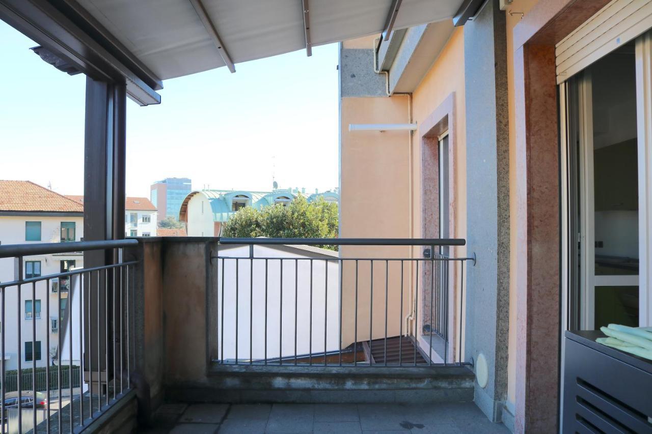 Happy Flat With Terrace Lägenhet Milano Exteriör bild